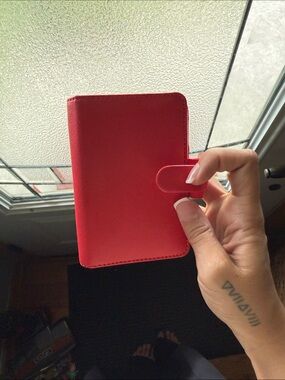 filoFAX Red Magnetic Wallet Phone Case